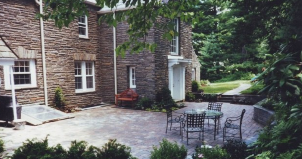 Landscaped Courtyard in Ranor, PA